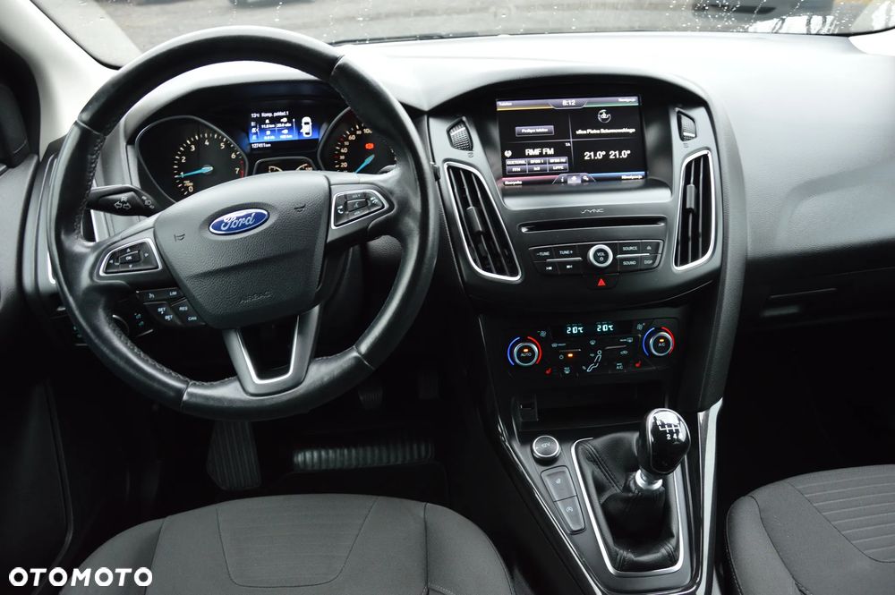 Ford Focus - 33