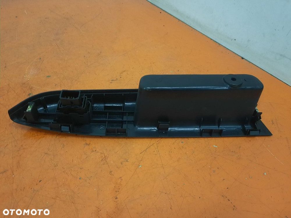 HYUNDAI GETZ I 04-05 PANEL STEROWANIA SZYB PRAWY PRZÓD 93580-1C000 - 3