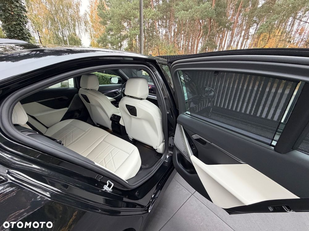 BMW Seria 5 520d xDrive mHEV M Sport - 22
