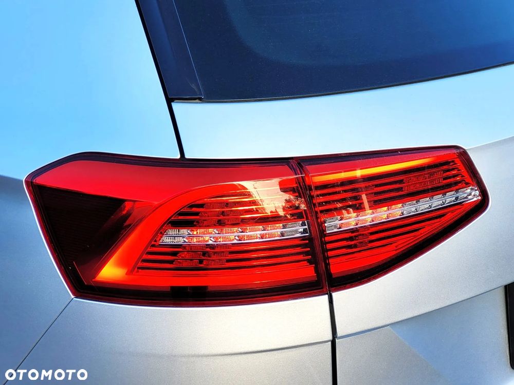 Volkswagen Passat 2.0 TDI (BlueMotion Technology) Highline - 16