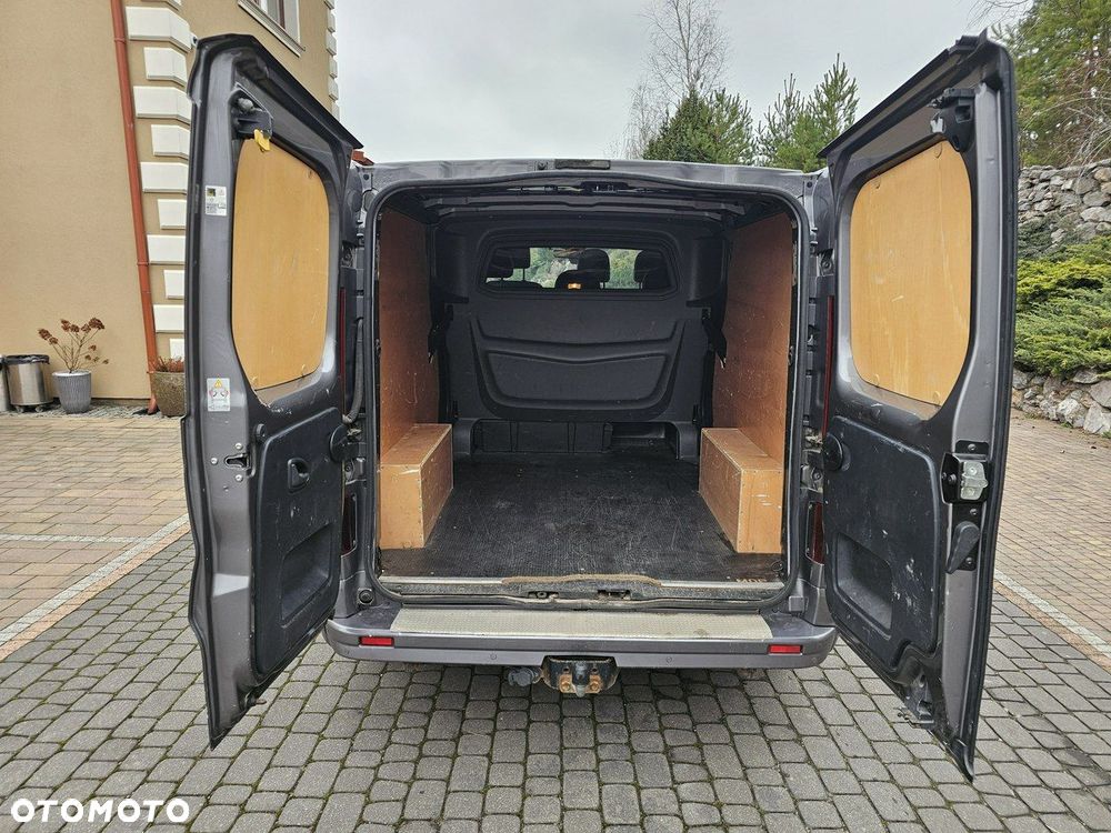 Opel Vivaro - 8