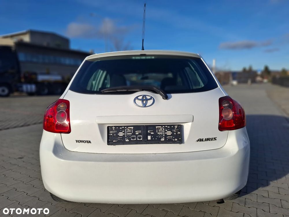 Toyota Auris 1.33 VVT-i - 8