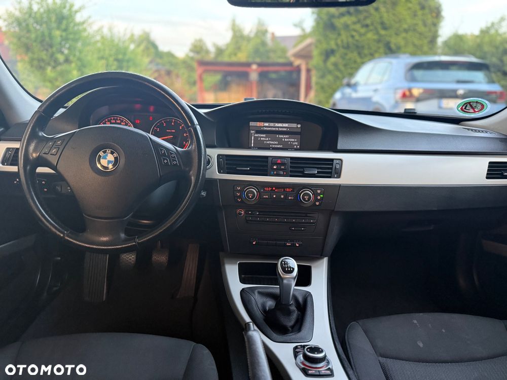 BMW Seria 3 320i Edition Exclusive - 28