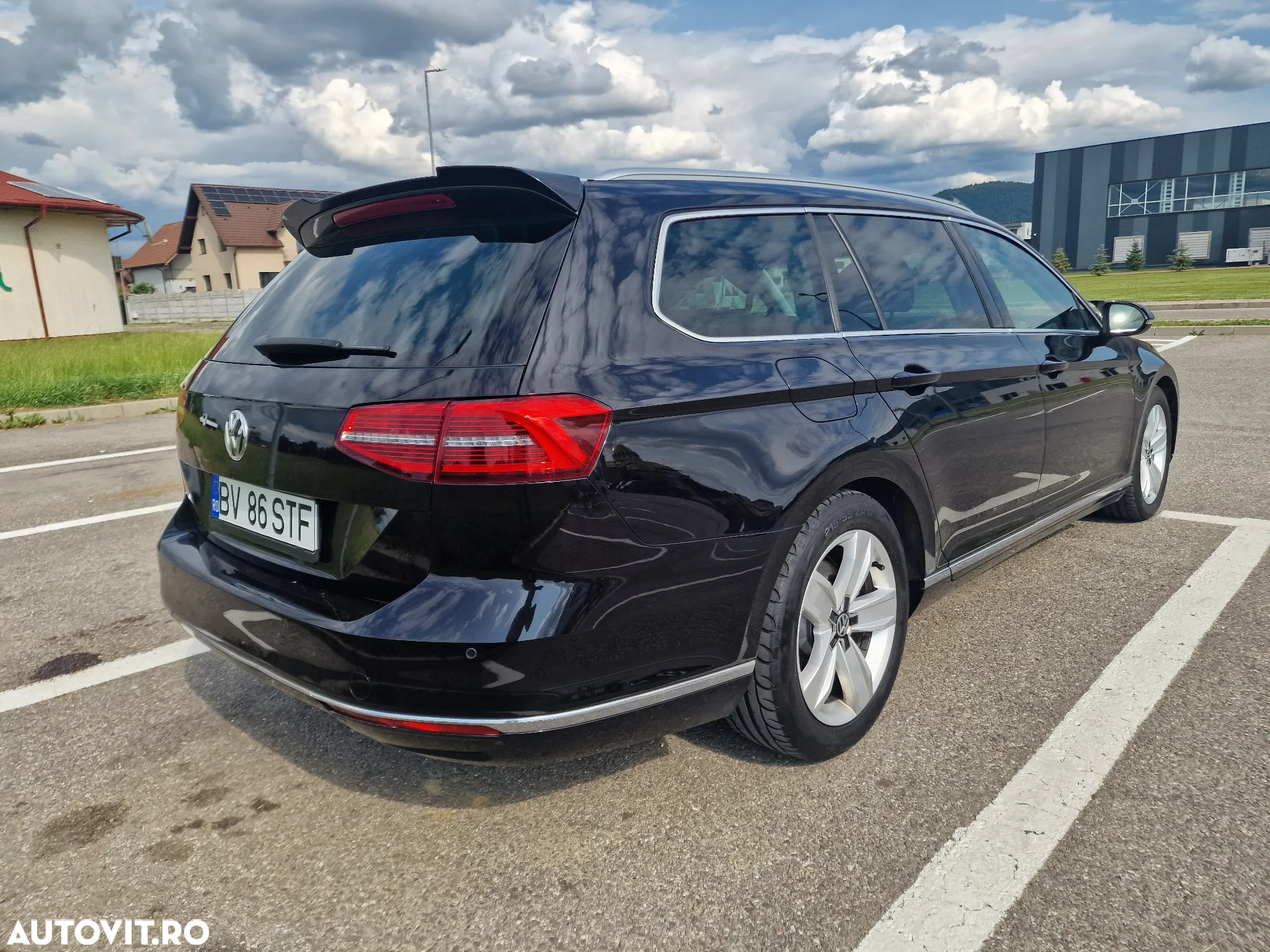 Volkswagen Passat - 4