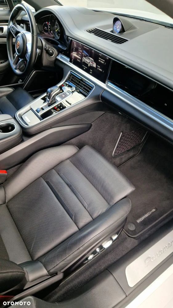 Porsche Panamera 4 E-Hybrid - 17