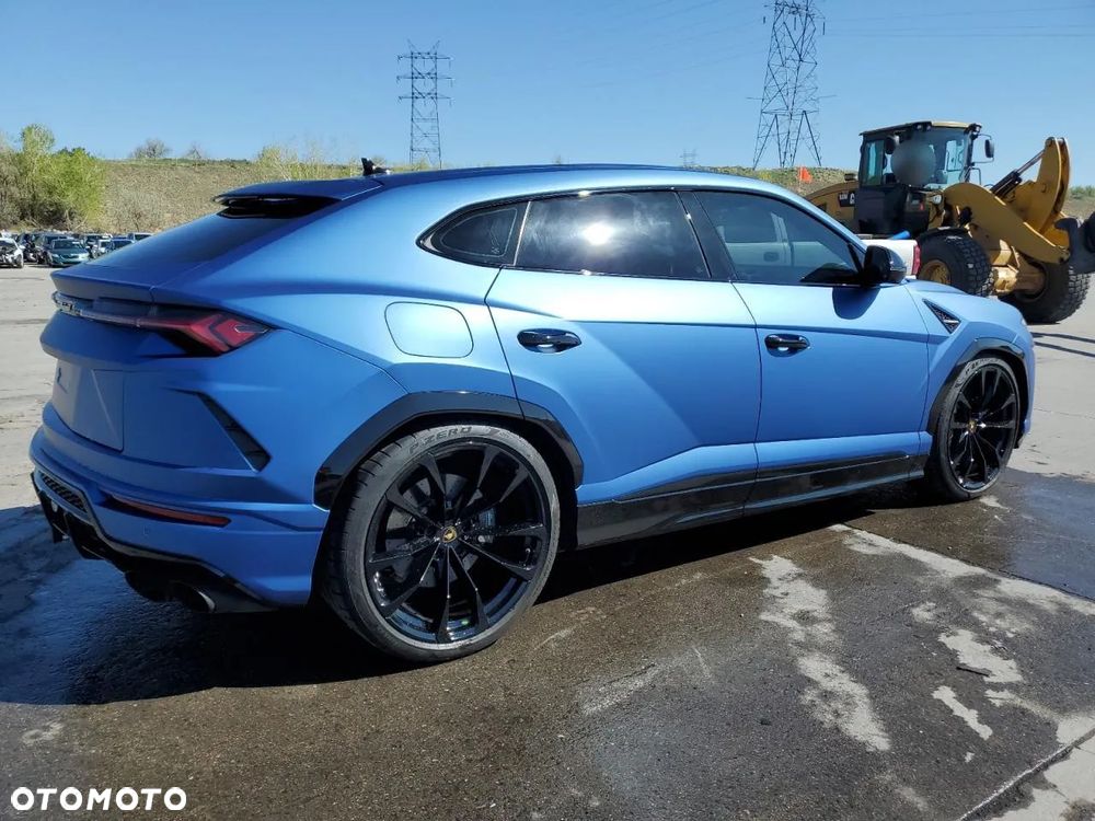 Lamborghini Urus Standard - 4