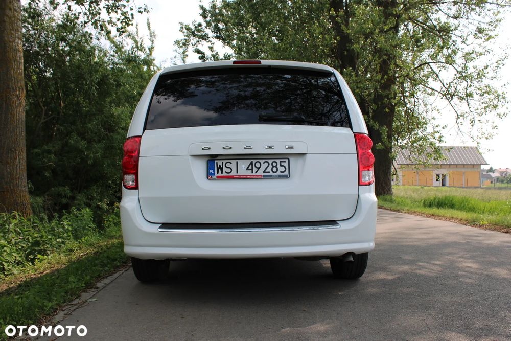 Dodge Grand Caravan - 12