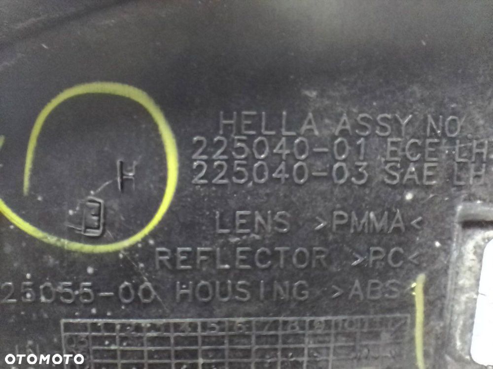 LAMPA TYLNA LEWA NISSAN TIIDA 225040-01 SEDAN - 2