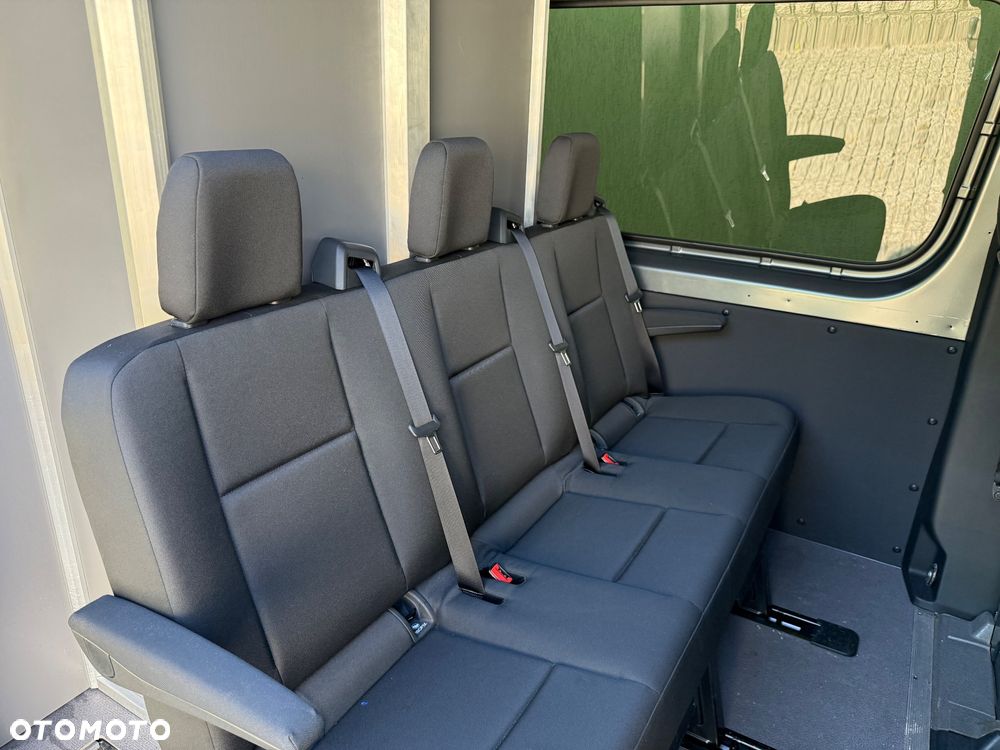 Mercedes-Benz Sprinter - 28