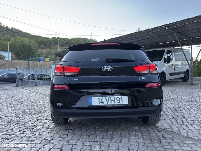 Hyundai i30 1.6 CRDI Comfort+Navi 7DCT - 7
