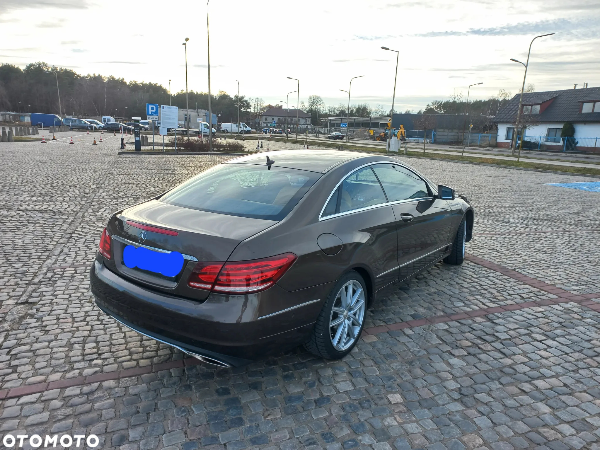 Mercedes-Benz Klasa E 350 BlueTEC Coupe 7G-TRONIC - 4