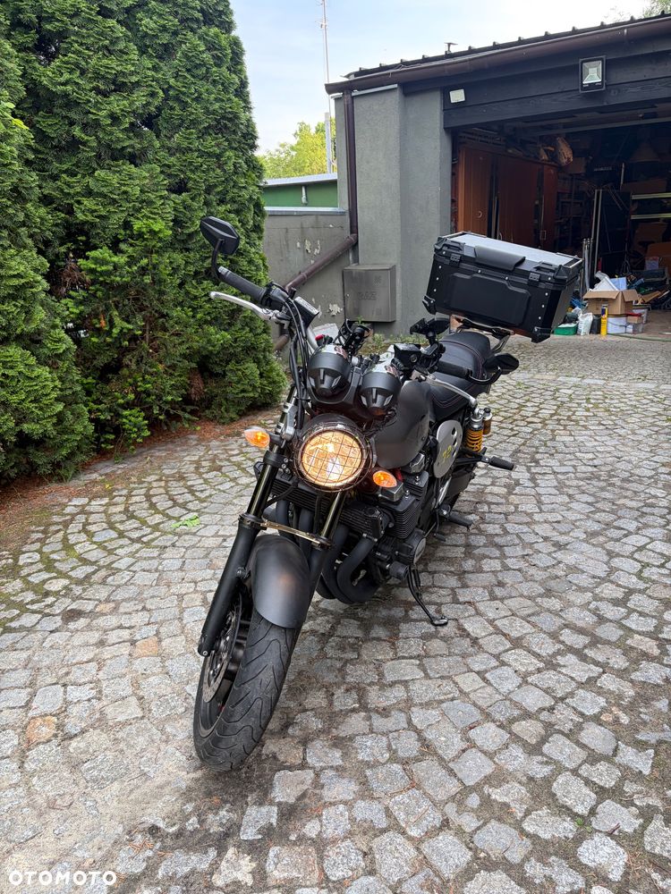 Yamaha XJR - 8