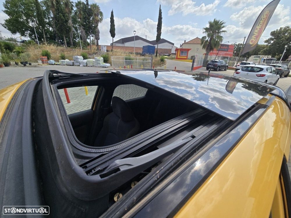 Nissan Juke 1.6 DIG-T Tekna Premium Ext.1 Yellow S. — fotografia 34
