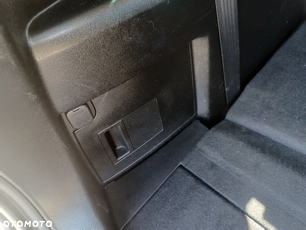 Mazda 5 2.0 MZR-DISI i-stop Sendo - 22