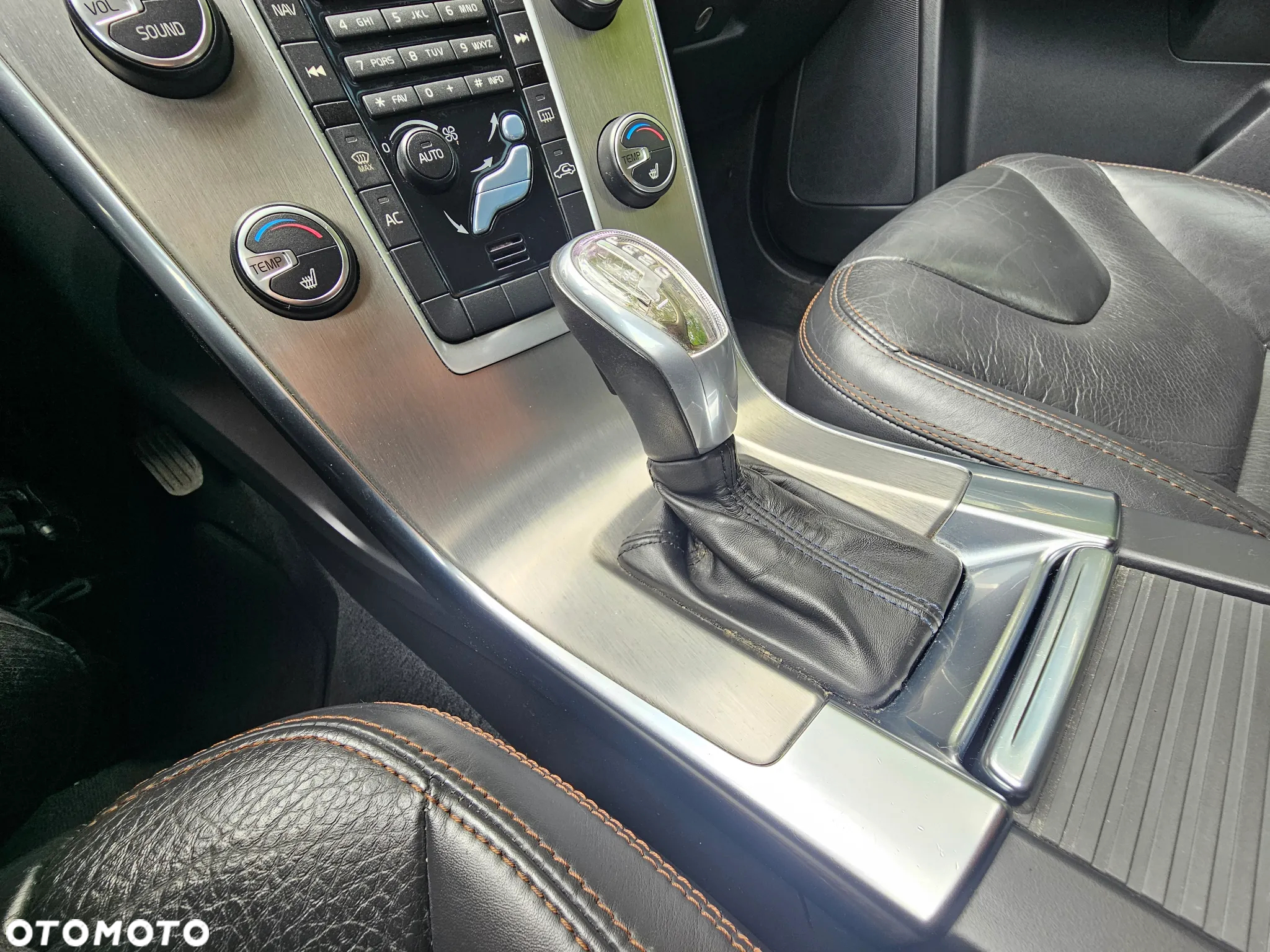 Volvo XC 60 D3 Geartronic Momentum - 5
