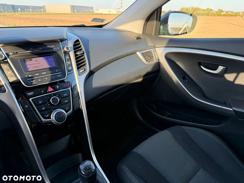 Hyundai i30 1.4 Classic + - 17