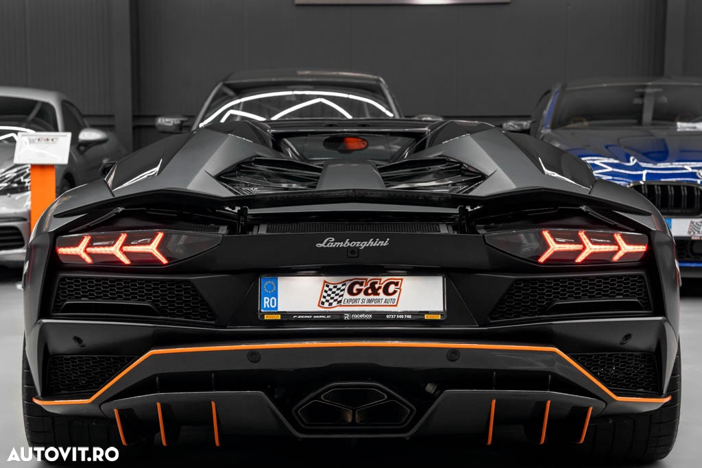 Lamborghini Aventador S Roadster - 20