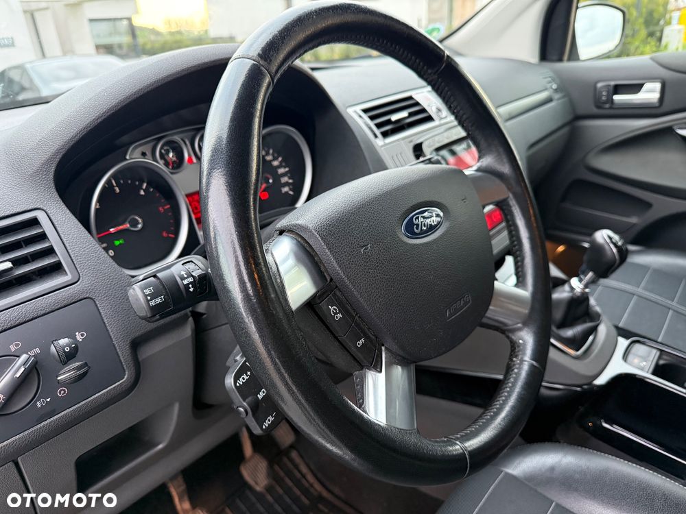 Ford Kuga 2.0 TDCi 4WD Titanium - 26