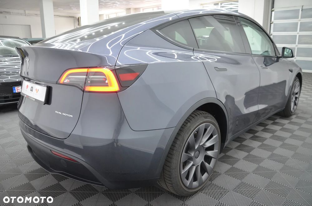 Tesla Model Y Long Range Dual Motor AWD - 7