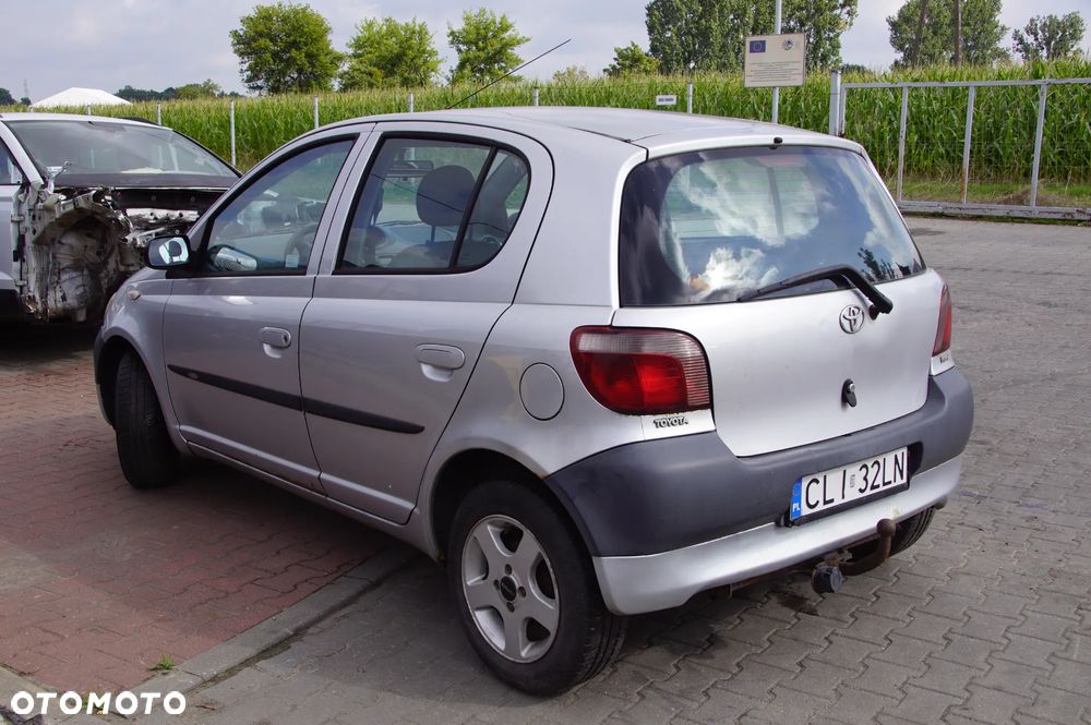 Auto na części - Toyota Yaris I 5D HB 1.0 VVTi 68 KM 1SZ-FE MTM 199 2001R Silnik Skrzynia Zderzak Maska Klapa Drzwi Szyba Klamka Deska Kokpit Sterownik Moduł Wyświetlacz - 5
