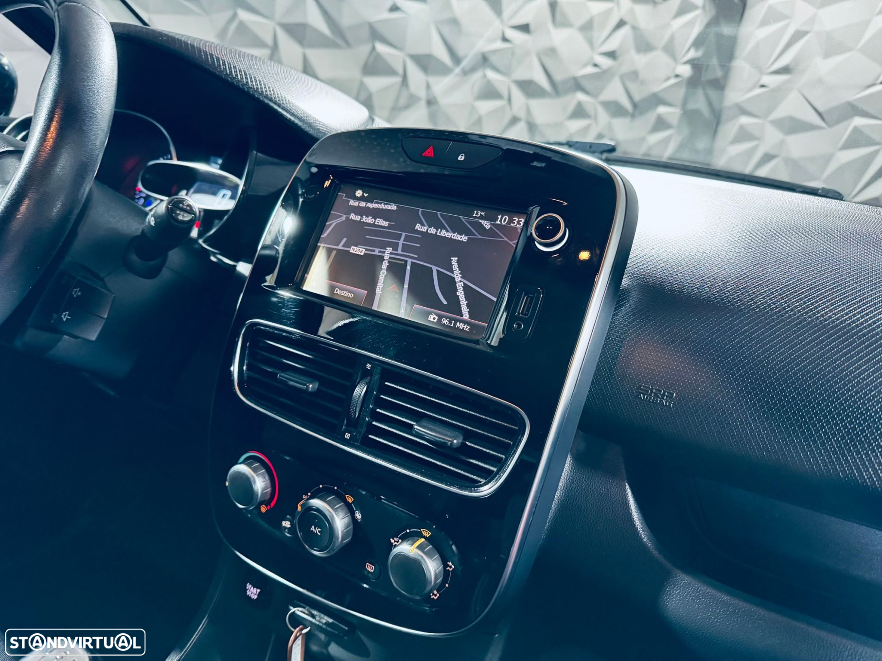 Renault Clio 1.5 dCi Limited - 27