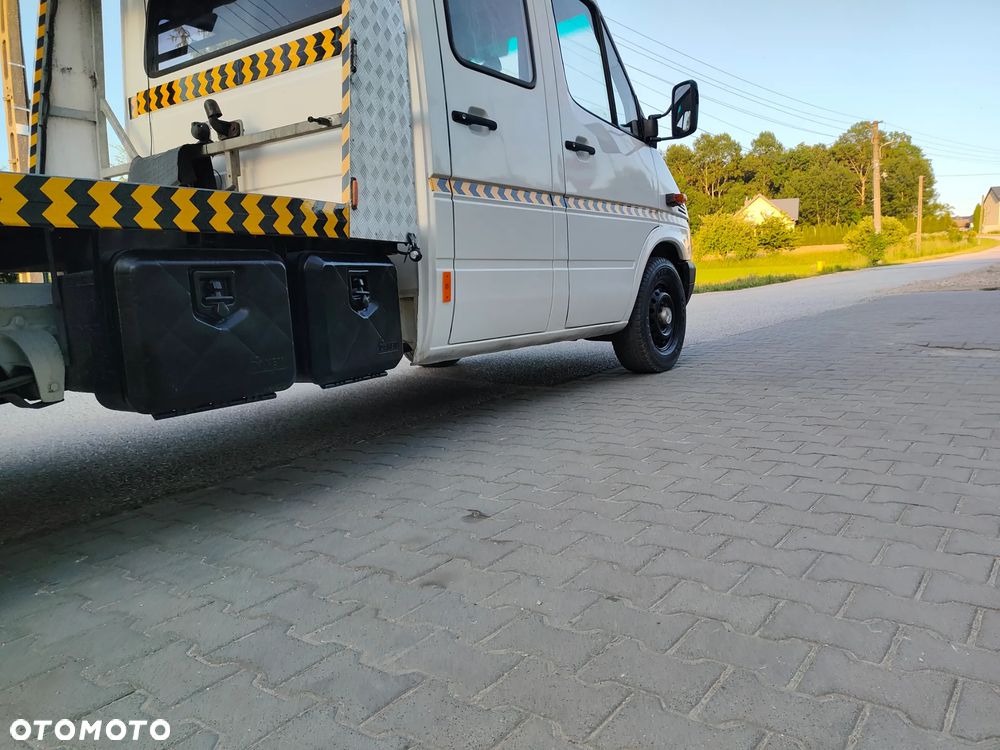 Mercedes-Benz Sprinter - 28