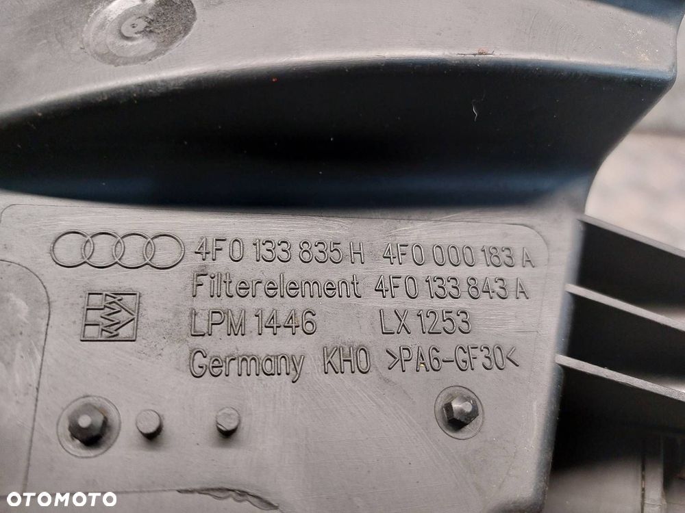 OBUDOWA FILTRA POWIETRZA  PRZEPŁYWOMIERZ RURA DOLOT AUDI A6 C6 2.0 TDI - 5