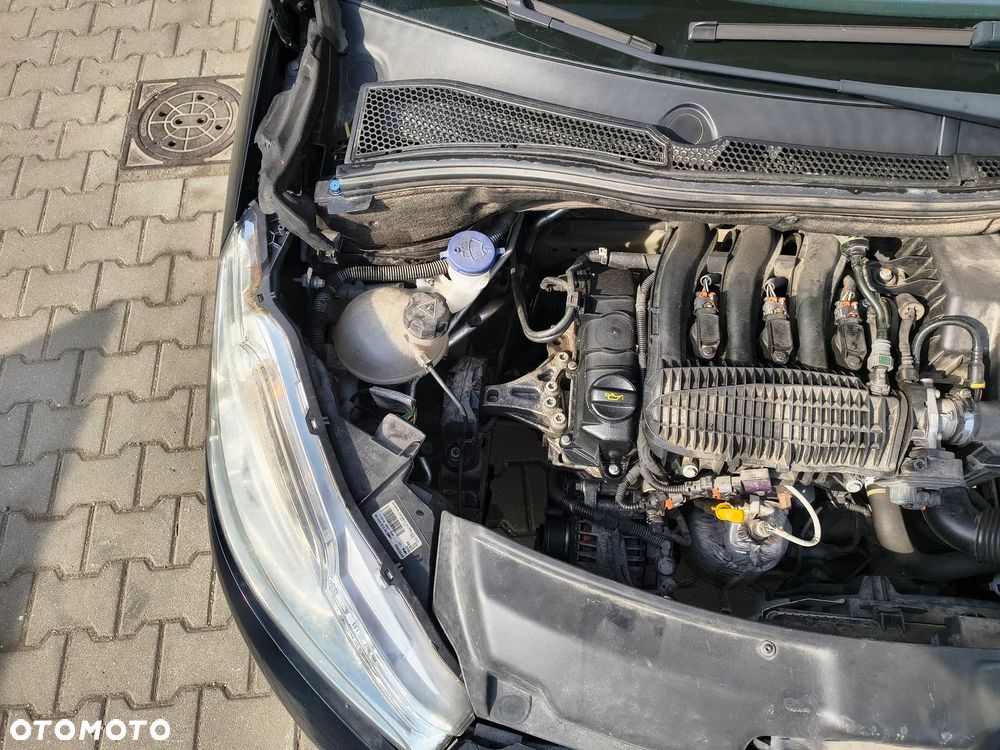 Peugeot 208 - 16