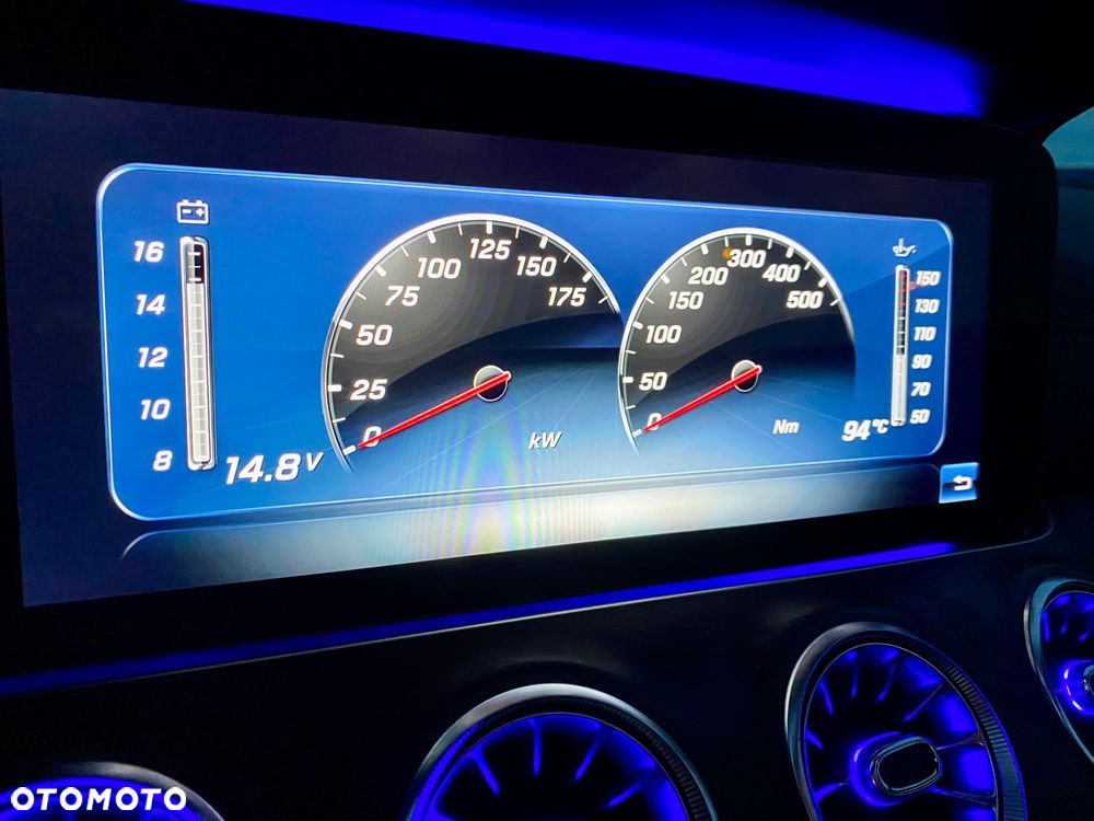 Mercedes-Benz Klasa E 220 d Coupe 4-Matic 9G-TRONIC - 23