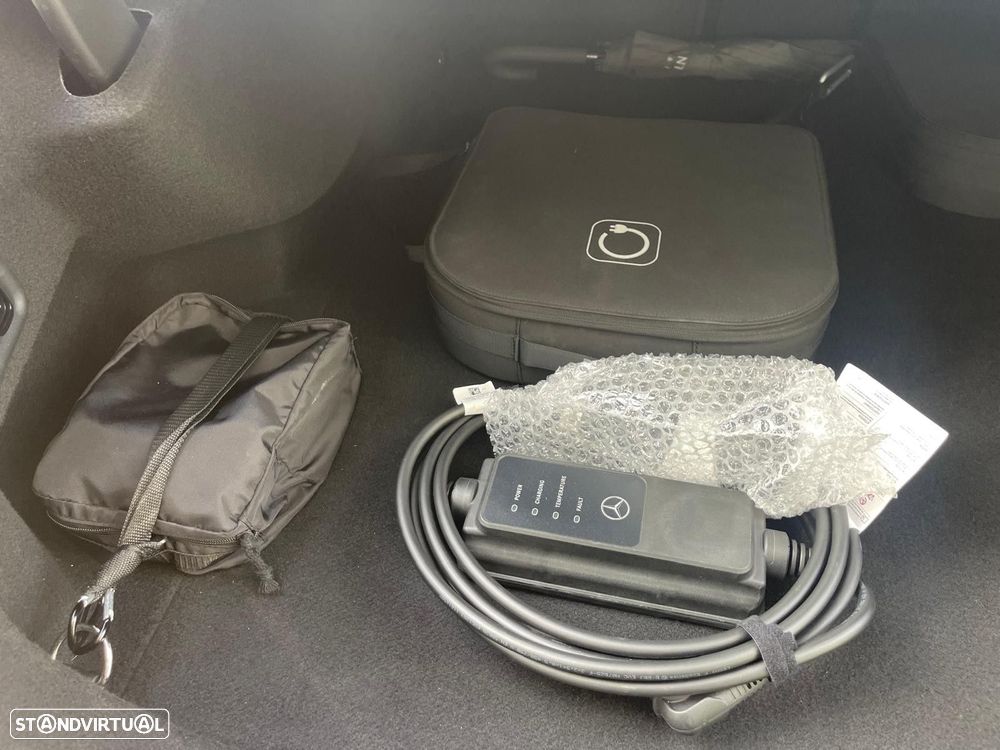 Mercedes-Benz E 300 e AMG Line - 38