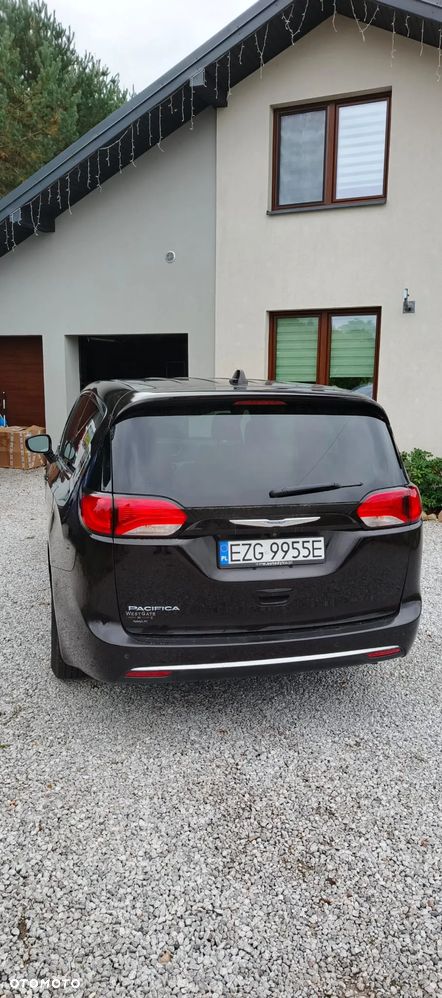 Chrysler Pacifica - 10