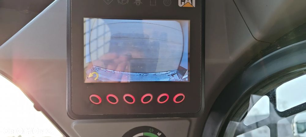 Caterpillar 226D - 8