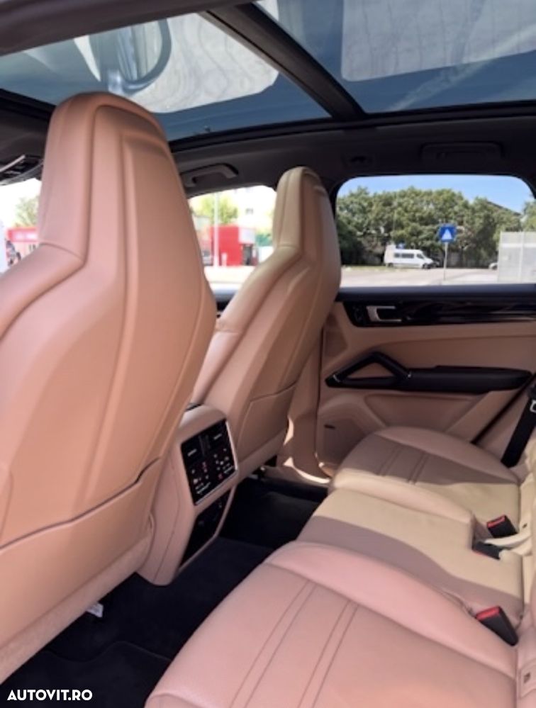 Porsche Cayenne S - 6