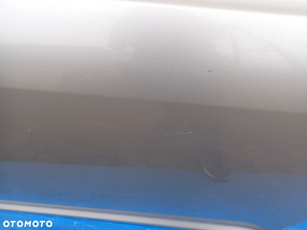 TOYOTA AVENSIS T25 02- DRZWI PRZEDNIE PRAWE 1C0 - 11