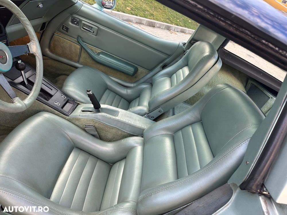 Chevrolet Corvette - 11