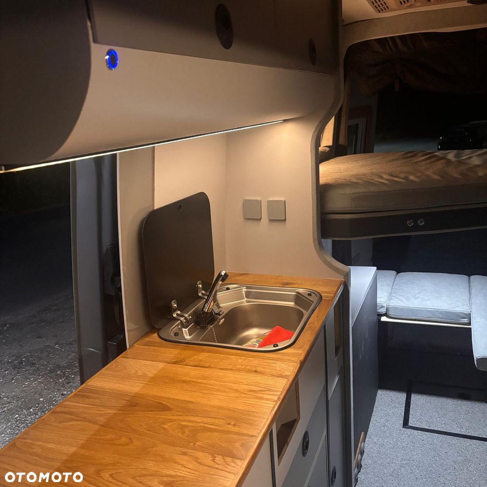 Mercedes-Benz Sprinter - 33