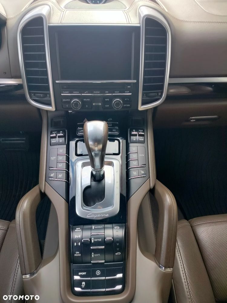 Porsche Cayenne Diesel Platinum Edition - 26