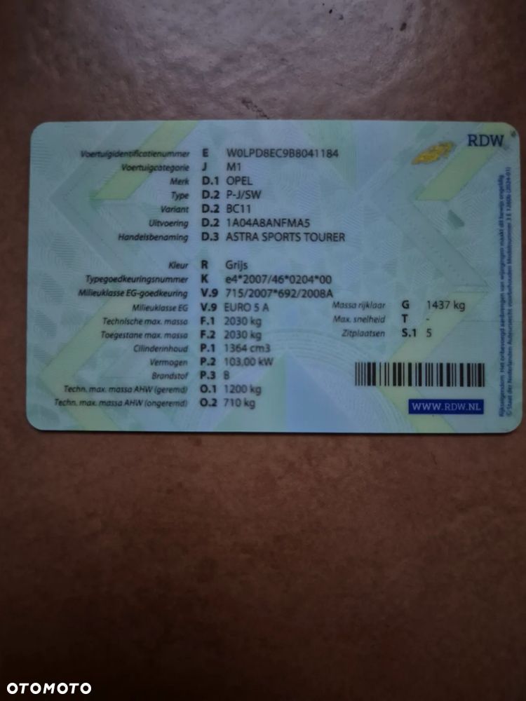 Toyota Auris Hybrid 135 Premium - 2
