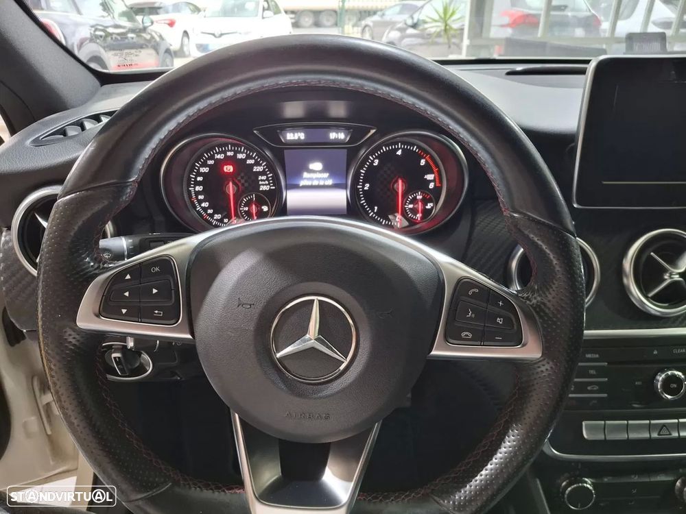 Mercedes-Benz A 180 d AMG Line - 11