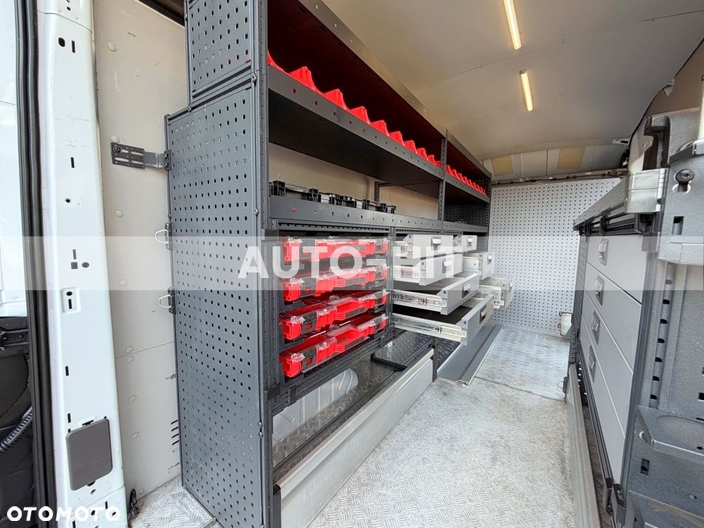 Ford Transit - 18