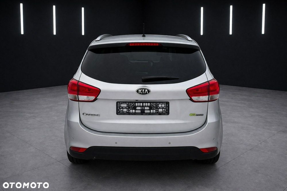 Kia Carens - 7