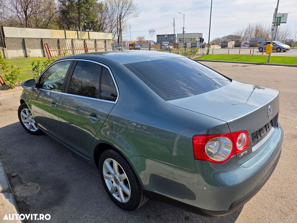 Volkswagen Jetta - 5