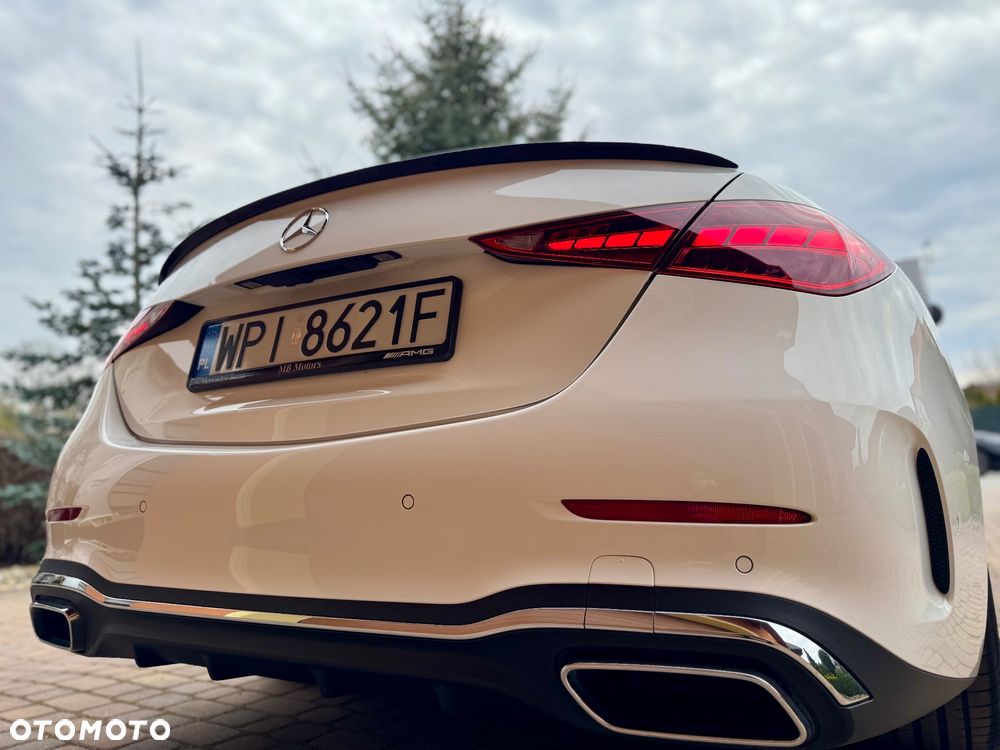 Mercedes-Benz Klasa C 180 mHEV AMG - 17