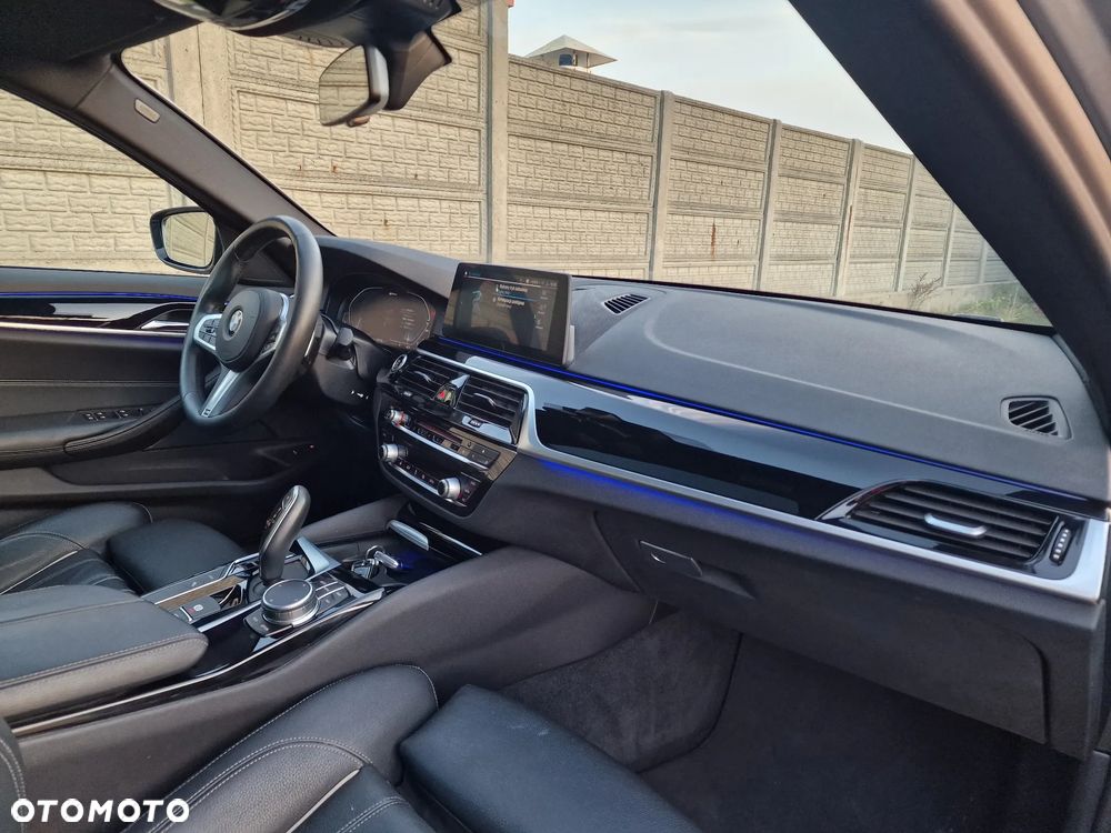 BMW Seria 5 530e iPerformance Sport Line sport - 13