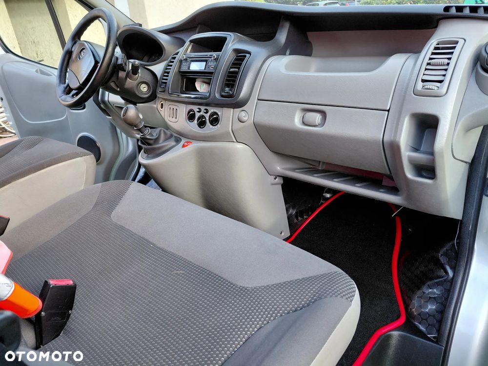 Opel Vivaro - 11