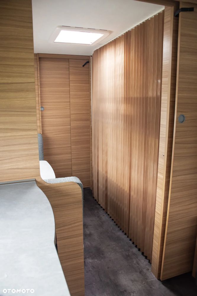 Dethleffs 730FKR Camper - 30