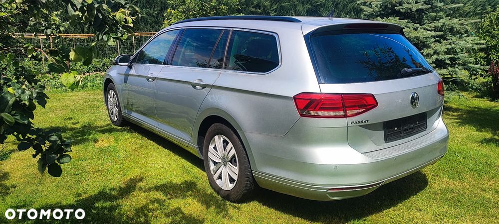 Volkswagen Passat 2.0 TDI SCR DSG Business - 2