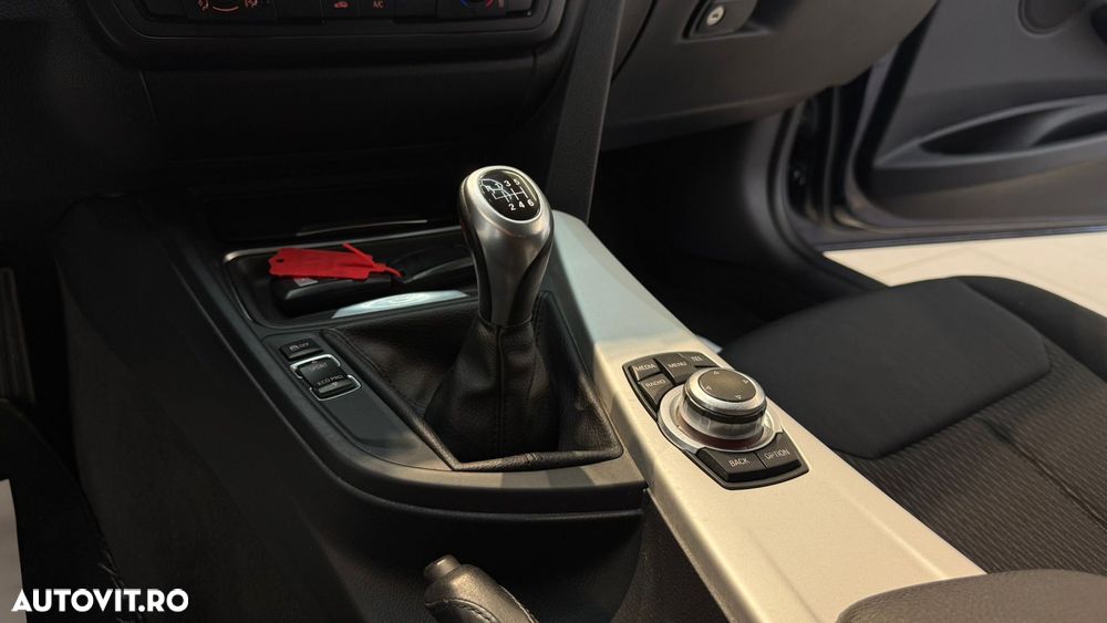 BMW Seria 3 318d - 18