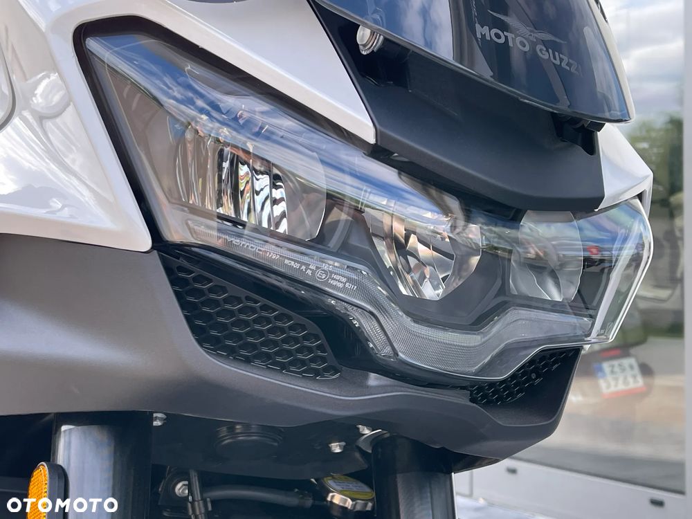 Moto Guzzi V100 Mandello - 14