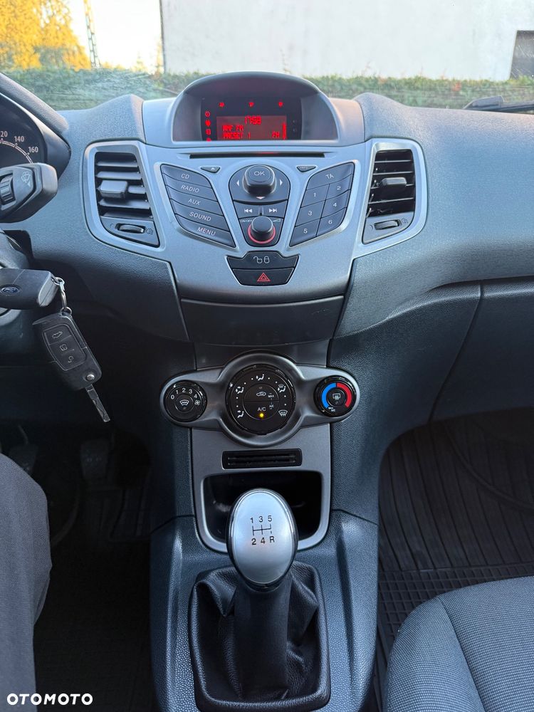 Ford Fiesta - 23